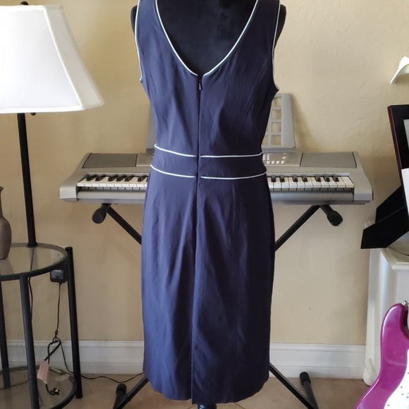 Express dress - Picture 4 of 5